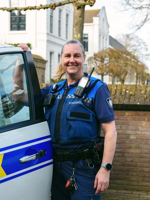 Portretfoto: wijkhandhaver Petra